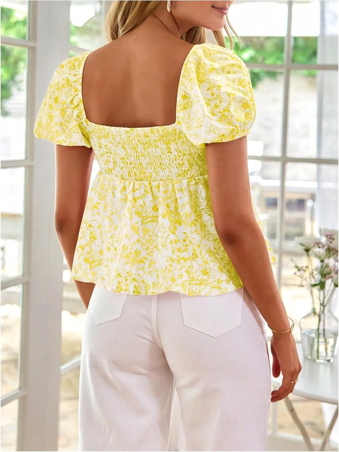 WDIRARA Women's Floral Print Sweetheart Neck Puff Short Sleeve Blouse Smocked Ruffle Hem Peplum Top